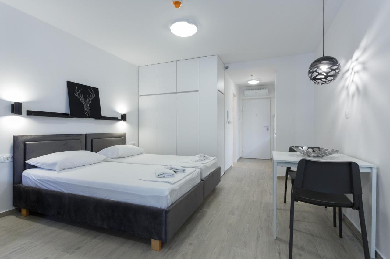 Apartments Sindy And Mendy With Parking Space In The Garage دوبروفينك الغرفة الصورة