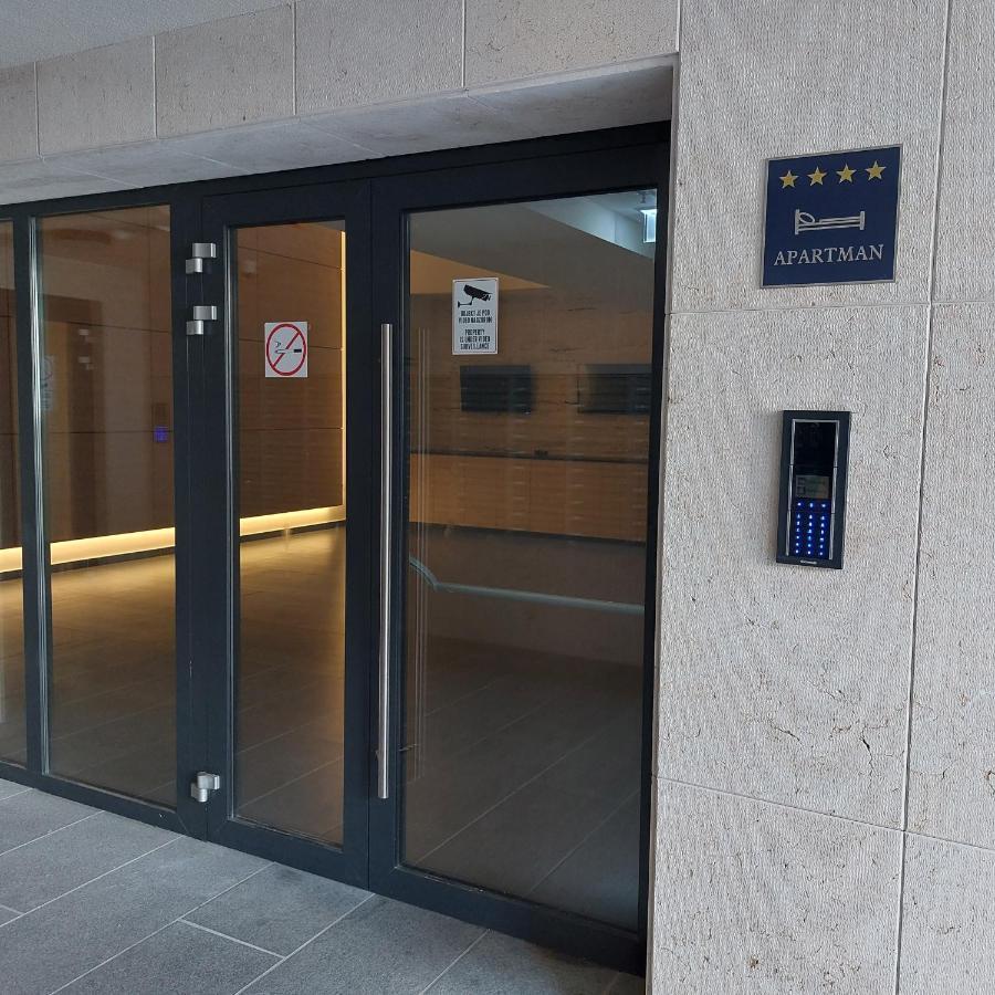 Apartments Sindy And Mendy With Parking Space In The Garage دوبروفينك المظهر الخارجي الصورة